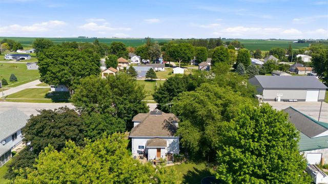114 Main Street, Holland, IA 50642