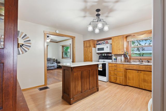 114 Main Street, Holland, IA 50642