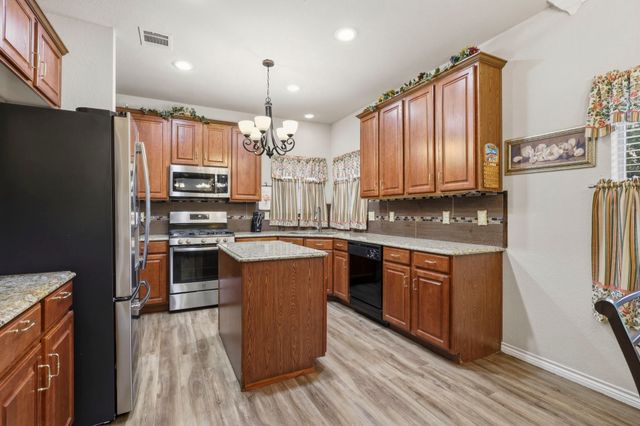 1313 Round Pen Run, Fort Worth, TX 76052