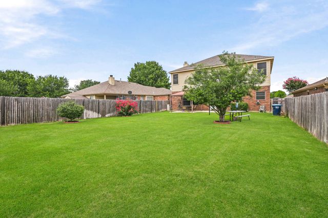 1313 Round Pen Run, Fort Worth, TX 76052