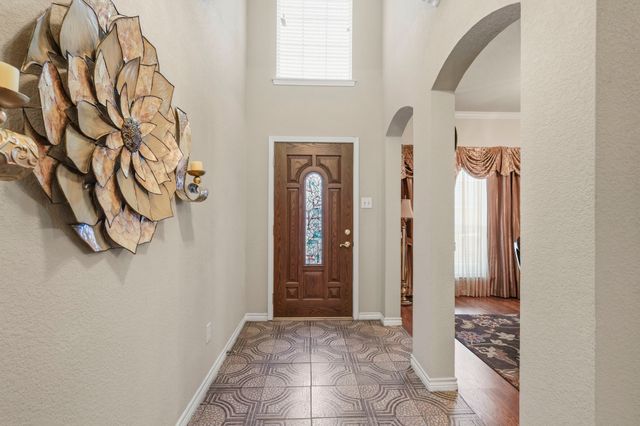 1313 Round Pen Run, Fort Worth, TX 76052