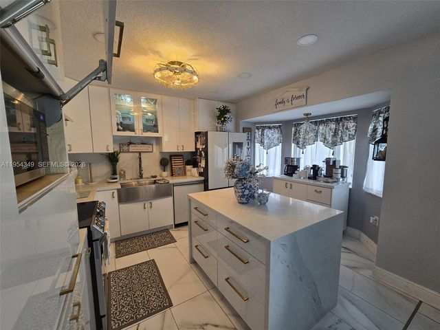 15201 SW 177th Ter, Miami, FL 33187