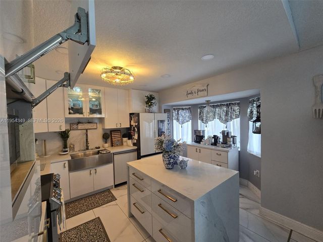 15201 SW 177th Ter, Miami, FL 33187