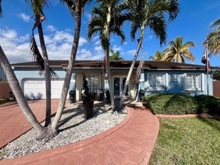 15201 SW 177th Ter, Miami, FL 33187