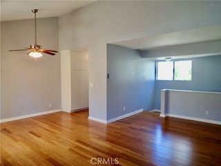 22117 Burbank, Woodland Hills (los Angeles), CA 91367