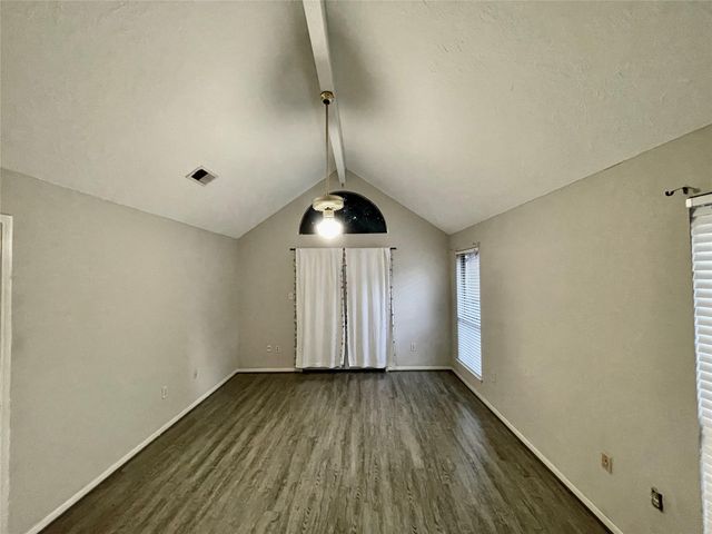 8215 Sean Park Court, Houston, TX 77095
