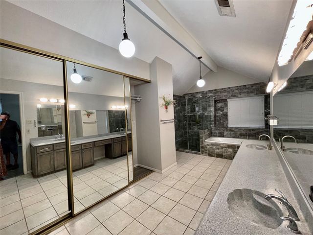 8215 Sean Park Court, Houston, TX 77095