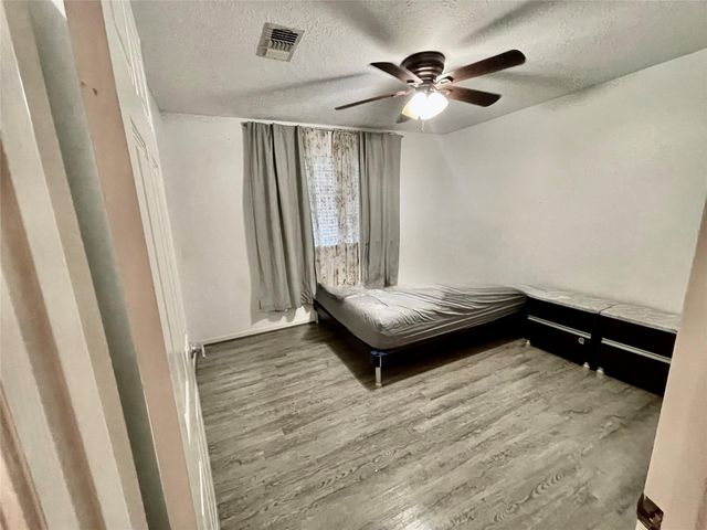 8215 Sean Park Court, Houston, TX 77095