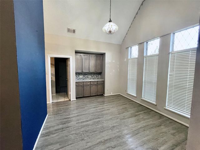 8215 Sean Park Court, Houston, TX 77095