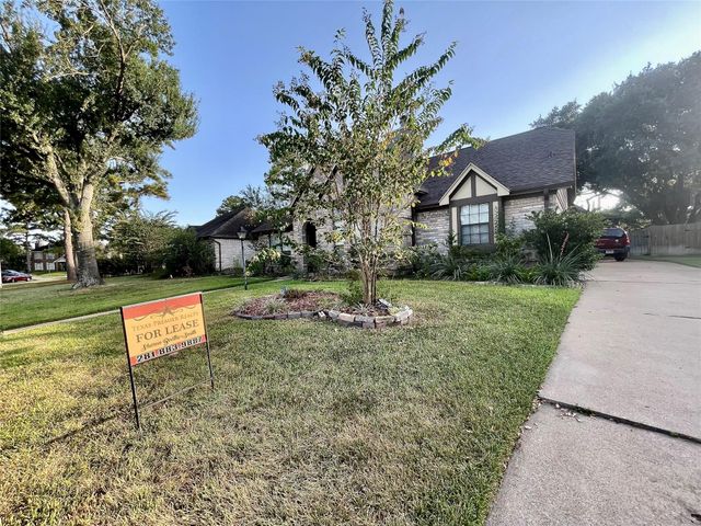 8215 Sean Park Court, Houston, TX 77095