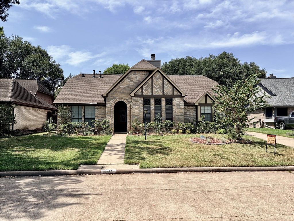 8215 Sean Park Court, Houston, TX 77095