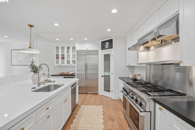 4120 Happy Valley Rd, Lafayette, CA 94549