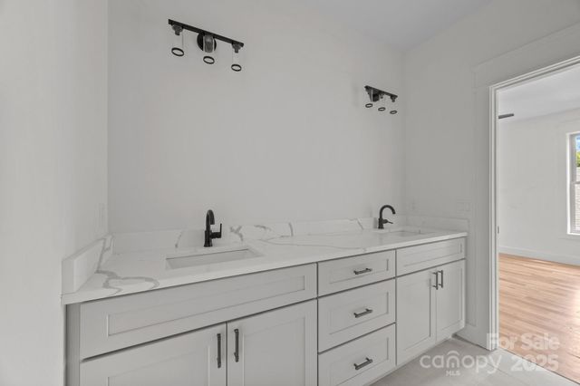 58 Pinedale Road, Asheville, NC 28805
