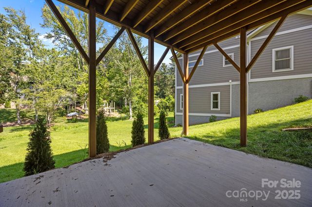 58 Pinedale Road, Asheville, NC 28805