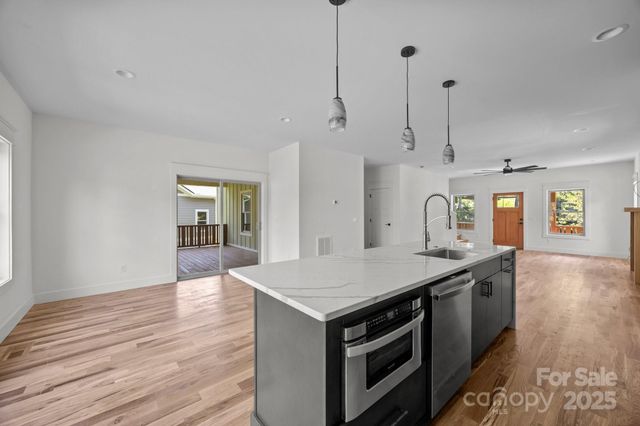 58 Pinedale Road, Asheville, NC 28805