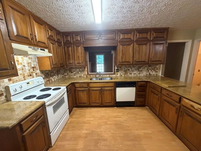 2021 Huntcliff Drive, Lawrenceville, GA 30043