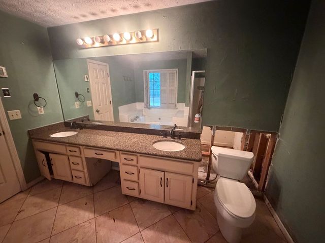 2021 Huntcliff Drive, Lawrenceville, GA 30043