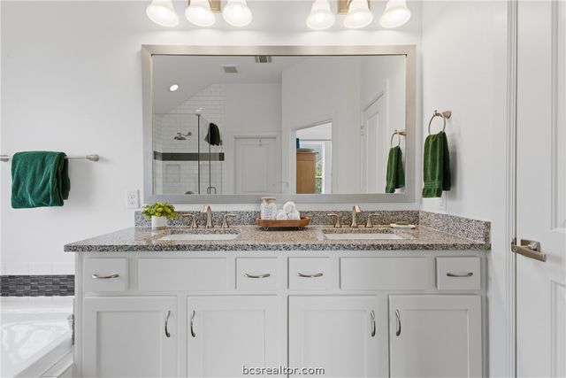 2521 Portland Avenue, College Station, TX 77845