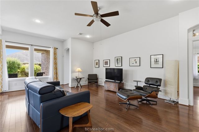 2521 Portland Avenue, College Station, TX 77845