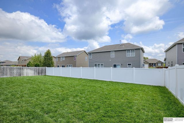 10213 N 152nd Avenue, Bennington, NE 68007