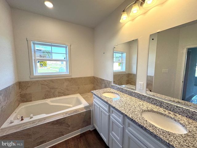 P2 BARRIER REEF DR, Martinsburg, WV 25403