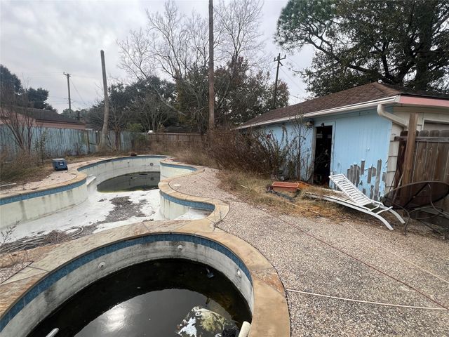 6023 Lattimer Drive, Houston, TX 77035