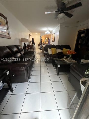 8851 NW 119 ST 5222, Hialeah Gardens, FL 33018