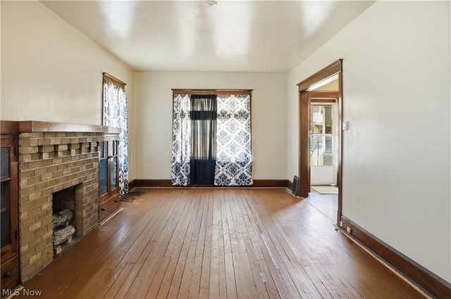 33 E Earle Avenue, Youngstown, OH 44507