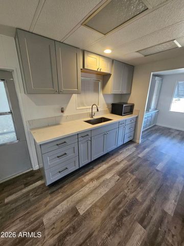 2650 W UNION HILLS Drive 328, Phoenix, AZ 85027