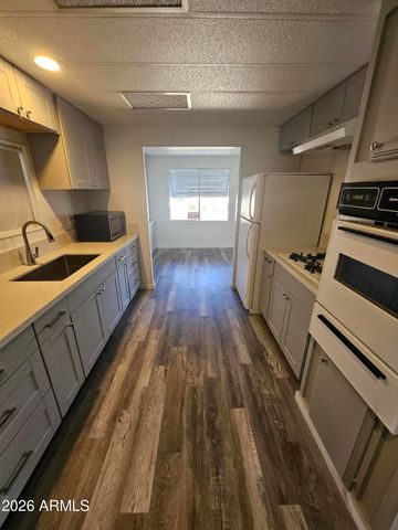 2650 W UNION HILLS Drive 328, Phoenix, AZ 85027