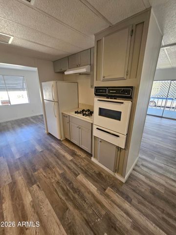 2650 W UNION HILLS Drive 328, Phoenix, AZ 85027