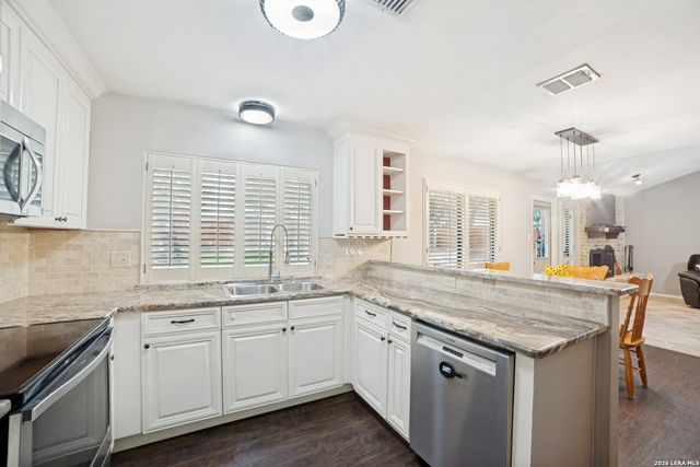 9215 KINGS CROSS ST, San Antonio, TX 78254