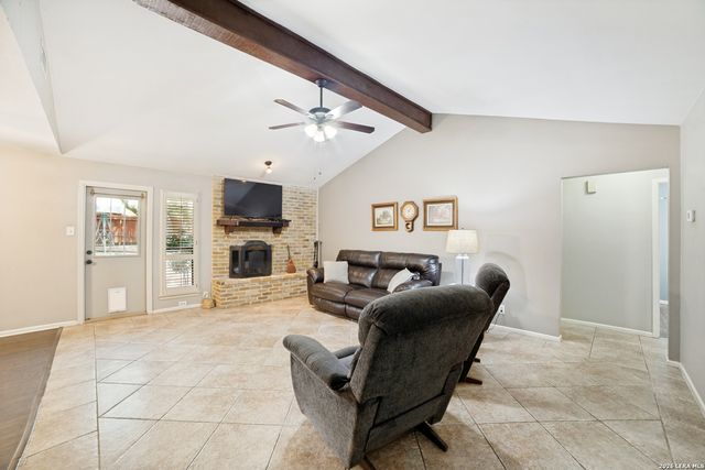 9215 KINGS CROSS ST, San Antonio, TX 78254