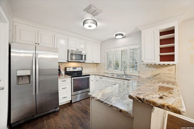 9215 KINGS CROSS ST, San Antonio, TX 78254
