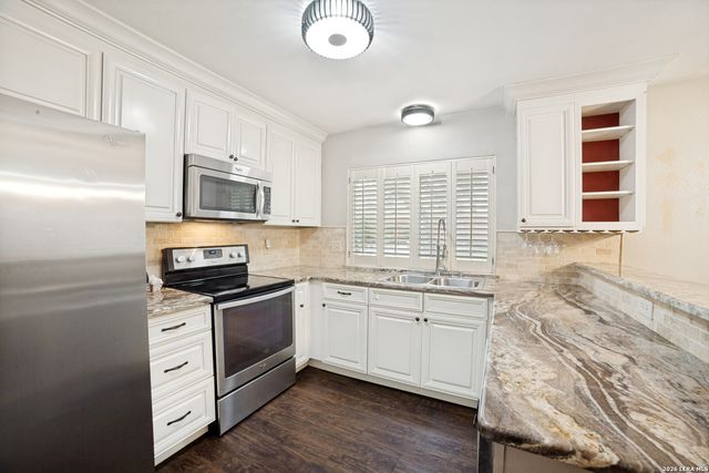 9215 KINGS CROSS ST, San Antonio, TX 78254