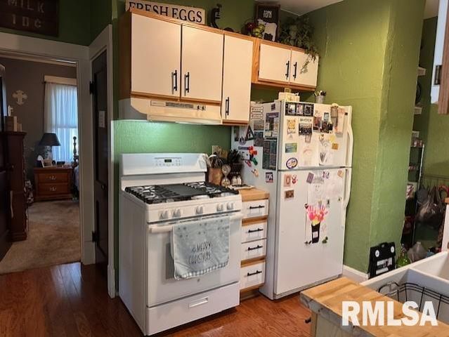 1 JONES Place, Jacksonville, IL 62650