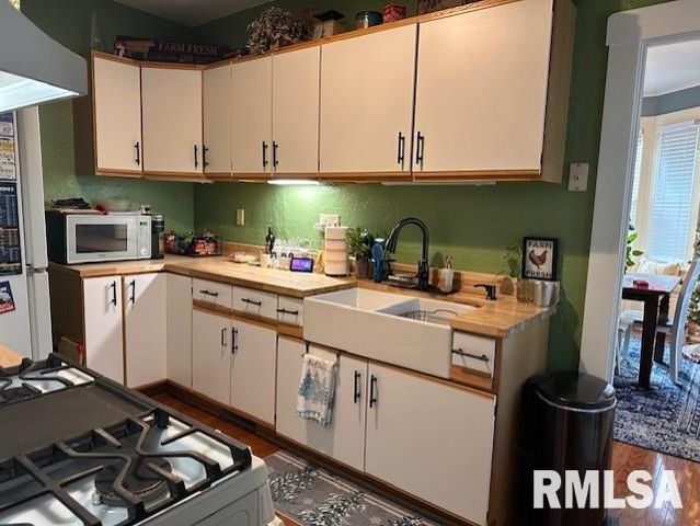 1 JONES Place, Jacksonville, IL 62650