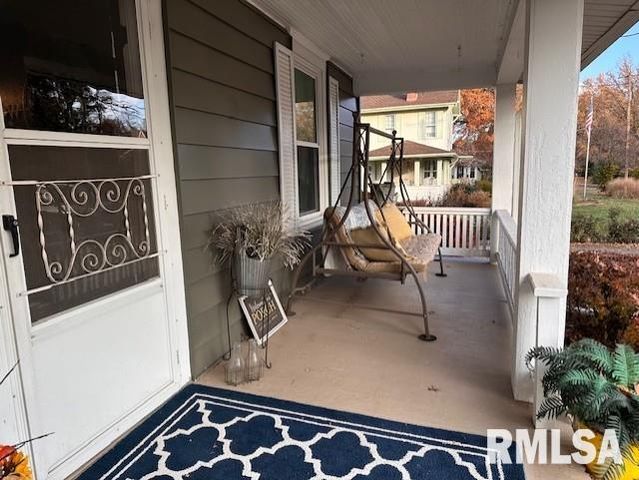 1 JONES Place, Jacksonville, IL 62650