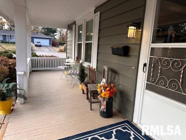 1 JONES Place, Jacksonville, IL 62650