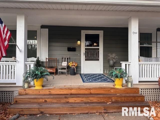 1 JONES Place, Jacksonville, IL 62650