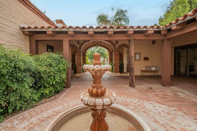 5631 E Sutler Lane, Tucson, AZ 85712