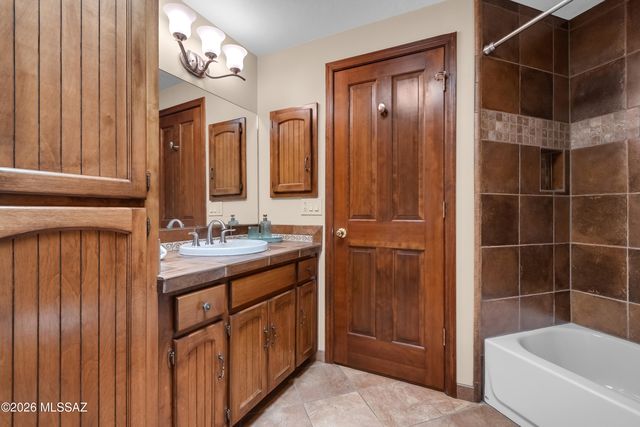 5631 E Sutler Lane, Tucson, AZ 85712