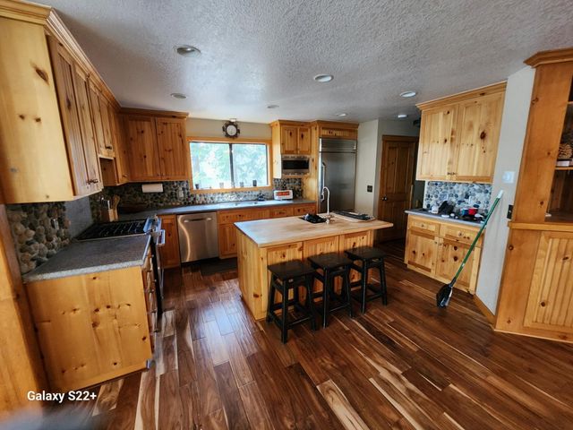 281 Bloods Ridge Rd, Bear Valley, CA 95223