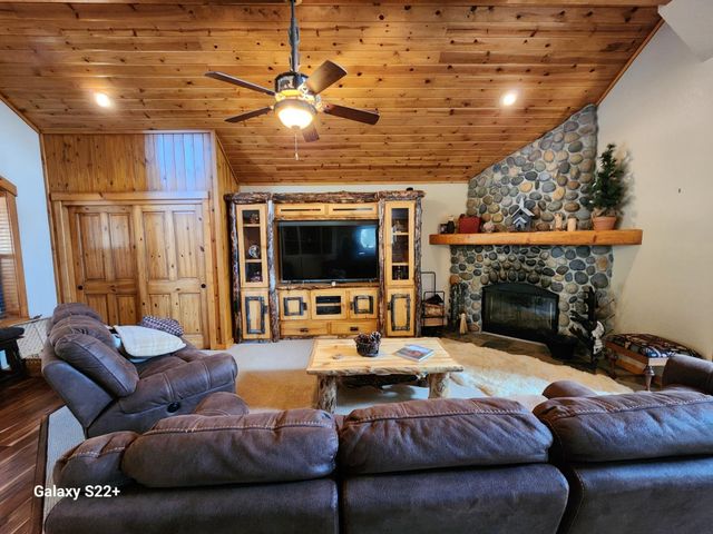 281 Bloods Ridge Rd, Bear Valley, CA 95223