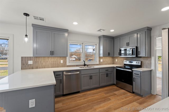 1505 East Street SW, Miami, OK 74354