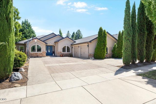 2720 Montara Drive, Medford, OR 97504