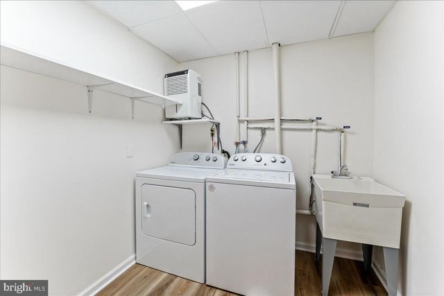 619 E HILLENDALE RD, Chadds Ford, PA 19317