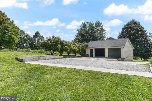 619 E HILLENDALE RD, Chadds Ford, PA 19317