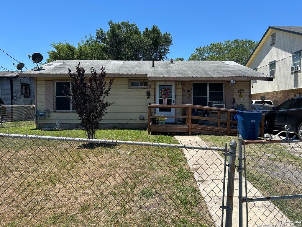 311 Dolores, San Antonio, TX 78228