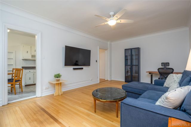 60 W Broad Street 1G, Mount Vernon, NY 10552